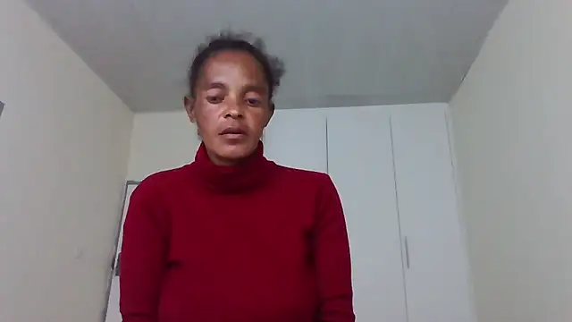 Snapshot of sweets_80 chatting on 11/12/25, 02:50 sweets 80 online show from 11/12/25, 02:50