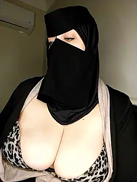 Snapshot of -Arab_milf- chatting on 12/07/24, 08:33 -Arab milf- online show from 12/07/24, 08:33