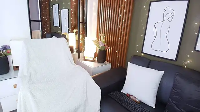 brigiitte rohan online show from 09/24/25, 12:14