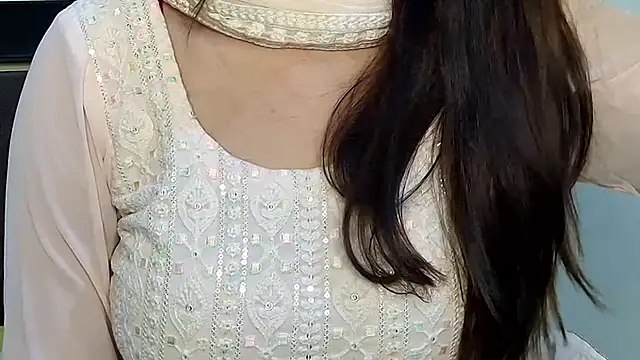 MIss-Naina online show from 09/29/25, 10:53