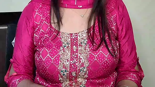 MIss-Naina online show from 11/28/25, 02:09