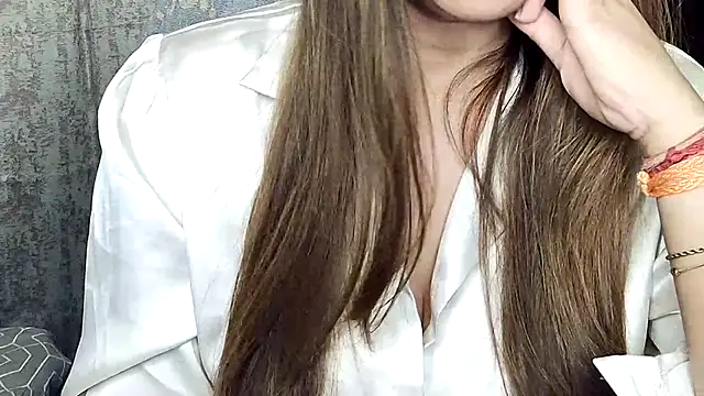 MIss-Naina online show from 06/19/26, 08:23