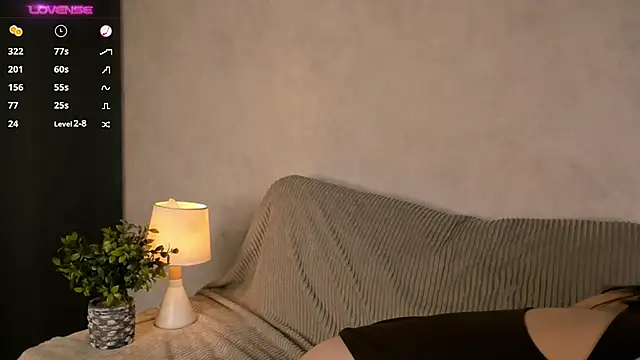 Snapshot of MeghanElson chatting on 12/18/24, 11:13 MeghanElson online show from 12/18/24, 11:13