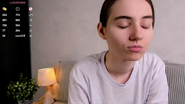 Snapshot of MeghanElson chatting on 12/25/24, 11:22 MeghanElson online show from 12/25/24, 11:22