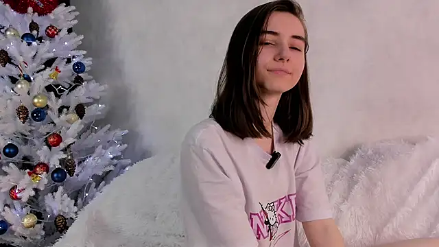 Snapshot of MeghanElson chatting on 12/28/24, 05:14 MeghanElson online show from 12/28/24, 05:14