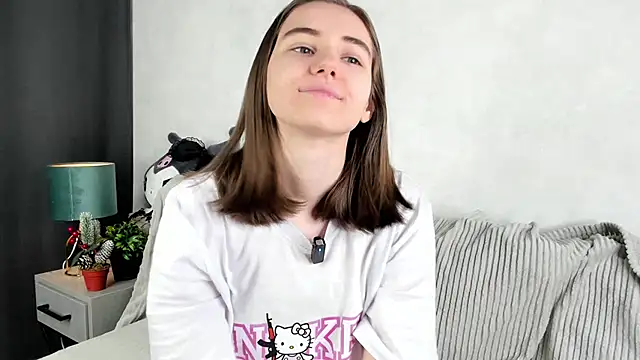 Snapshot of MeghanElson chatting on 01/06/25, 11:18 MeghanElson online show from 01/06/25, 11:18