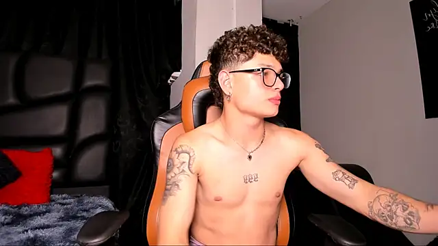 LexieandNate online show from 01/29/25, 06:22