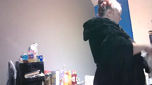 Snapshot of busty-bella1 chatting on 12/05/25, 09:18 busty-bella1 online show from 12/05/25, 09:18