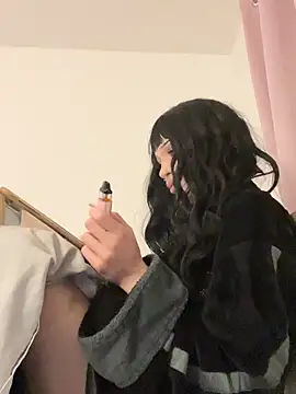 madelinexx online show from 12/17/25, 06:41