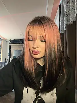 madelinexx online show from 03/23/26, 08:51