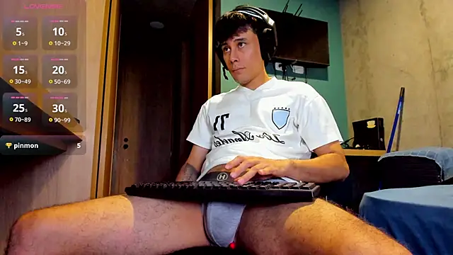 Huge latin cock online show from 06/26/26, 12:15