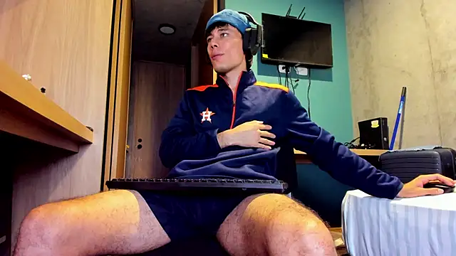 Huge latin cock online show from 08/06/26, 12:23