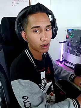 Snapshot of MillersKink chatting on 09/19/25, 07:47 MillersKink online show from 09/19/25, 07:47