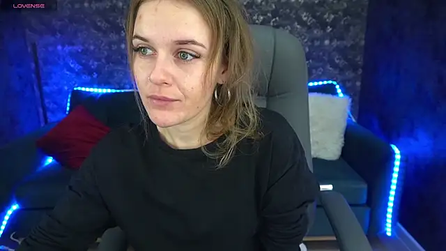 Snapshot of MaribelRiverr_ chatting on 12/12/24, 06:14 MaribelRiverr  online show from 12/12/24, 06:14