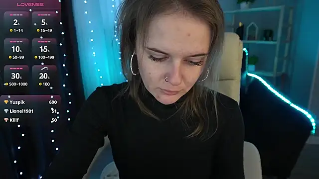 Snapshot of MaribelRiverr_ chatting on 01/01/25, 01:05 MaribelRiverr  online show from 01/01/25, 01:05
