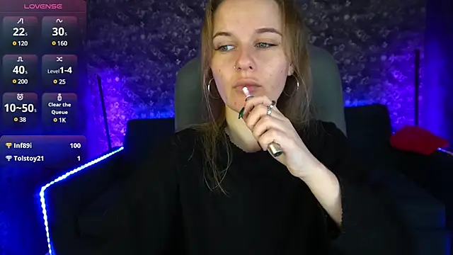 Snapshot of MaribelRiverr_ chatting on 01/14/25, 10:38 MaribelRiverr  online show from 01/14/25, 10:38