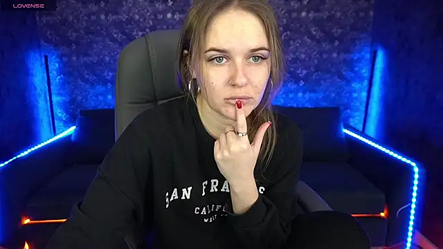 Snapshot of MaribelRiverr_ chatting on 02/10/25, 06:31 MaribelRiverr  online show from 02/10/25, 06:31