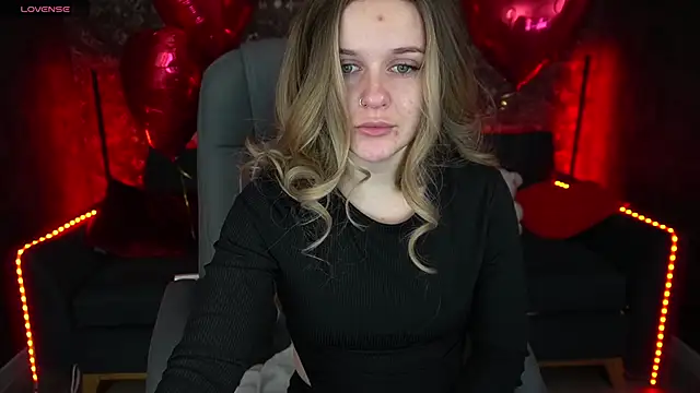 Snapshot of MaribelRiverr_ chatting on 02/16/25, 06:32 MaribelRiverr  online show from 02/16/25, 06:32