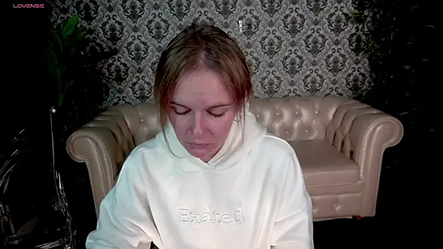 Snapshot of MaribelRiverr_ chatting on 09/13/25, 05:40 MaribelRiverr  online show from 09/13/25, 05:40