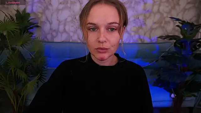 Snapshot of MaribelRiverr_ chatting on 10/10/25, 05:39 MaribelRiverr  online show from 10/10/25, 05:39