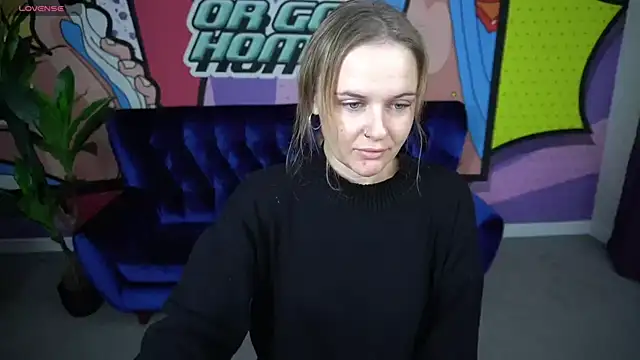 Snapshot of MaribelRiverr_ chatting on 10/19/25, 05:52 MaribelRiverr  online show from 10/19/25, 05:52