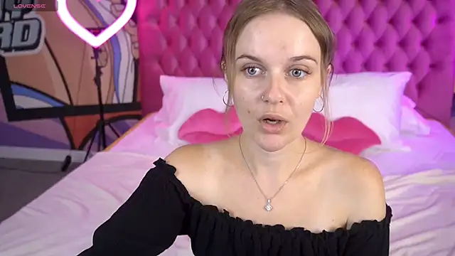Snapshot of MaribelRiverr_ chatting on 07/07/26, 05:43 MaribelRiverr online show from 07/07/26, 05:43