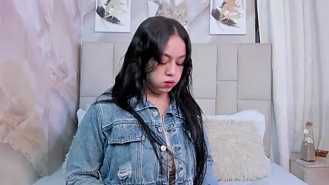 Jaslyn  Smith online show from 02/16/26, 04:25