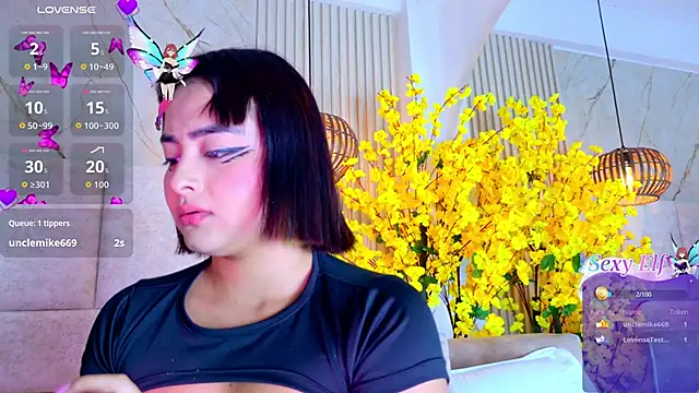 KimVelezz online show from 05/18/26, 07:41