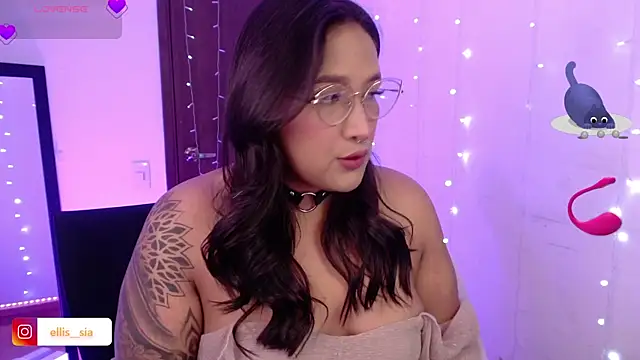 Snapshot of Lissa1__ chatting on 01/15/26, 02:49 Lissa1 online show from 01/15/26, 02:49