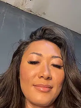 Snapshot of thai-dreamgirl chatting on 12/16/25, 11:32 thai-dreamgirl online show from 12/16/25, 11:32