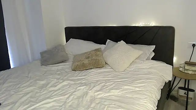 Snapshot of ElizabethAC chatting on 12/16/24, 10:08 ElizabethAC online show from 12/16/24, 10:08