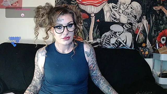 meganluv69 online show from 02/11/25, 03:40