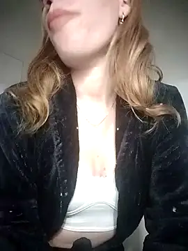 Snapshot of EvaRush chatting on 10/05/25, 09:02 EvaRush online show from 10/05/25, 09:02