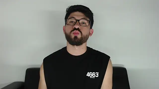 Snapshot of Galit_g chatting on 11/03/25, 10:53 Galit g online show from 11/03/25, 10:53