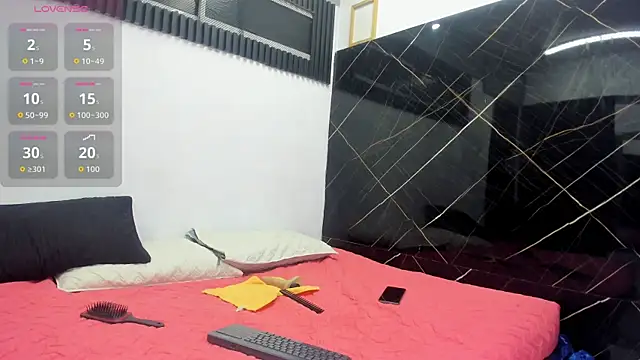 Snapshot of Analiasmith89 chatting on 10/19/25, 03:29 Analiasmith89 online show from 10/19/25, 03:29