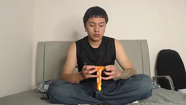 alex-lover online show from 02/14/26, 03:25