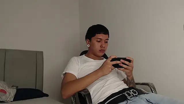 alex-lover online show from 04/09/26, 06:19