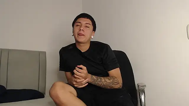 alex-lover online show from 04/21/26, 02:51