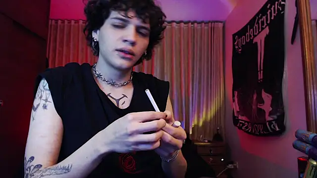 Snapshot of Soul_cursed_boy chatting on 02/08/25, 06:12 Soul cursed boy online show from 02/08/25, 06:12