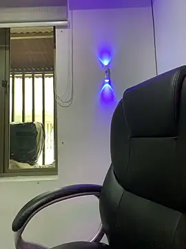 Milff parkerrr online show from 03/25/26, 10:05