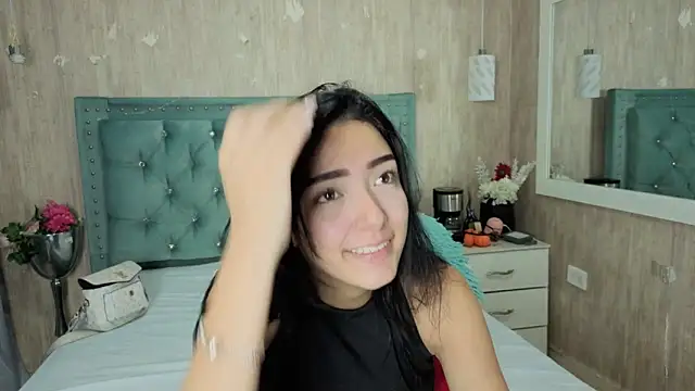 Snapshot of Marcelaa_fox chatting on 06/19/26, 09:07 Marcelaa fox online show from 06/19/26, 09:07