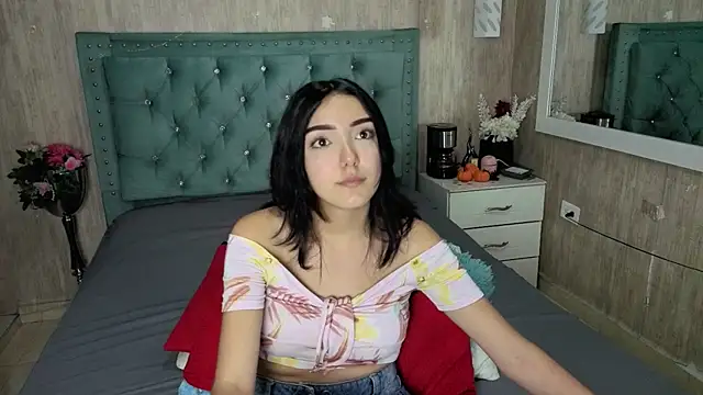 Snapshot of Marcelaa_fox chatting on 06/24/26, 09:03 Marcelaa fox online show from 06/24/26, 09:03
