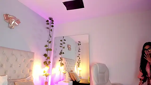 Isabella Flowers online show from 01/30/25, 01:55