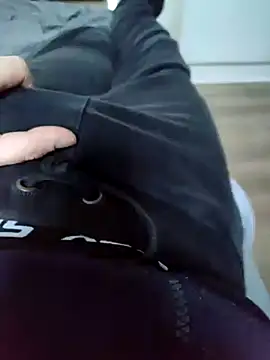 Snapshot of poldek38 chatting on 01/07/25, 02:19 poldek38 online show from 01/07/25, 02:19