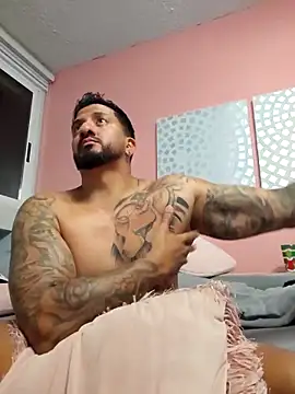 Snapshot of Drake_Smith1 chatting on 09/26/25, 03:54 Drake Smith1 online show from 09/26/25, 03:54