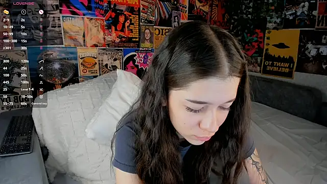 Snapshot of Butterflys1268 chatting on 03/15/25, 02:14 Butterflys1268 online show from 03/15/25, 02:14