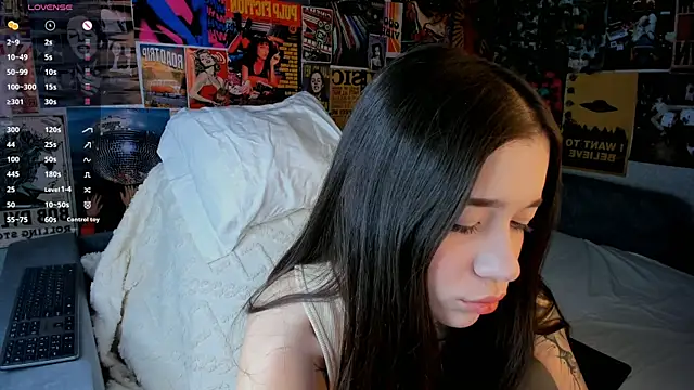 Snapshot of Butterflys1268 chatting on 03/19/25, 08:22 Butterflys1268 online show from 03/19/25, 08:22