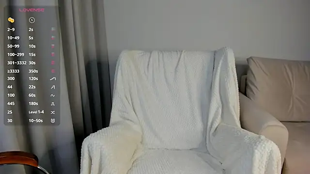 Snapshot of Butterflys1268 chatting on 12/05/25, 04:03 Butterflys1268 online show from 12/05/25, 04:03