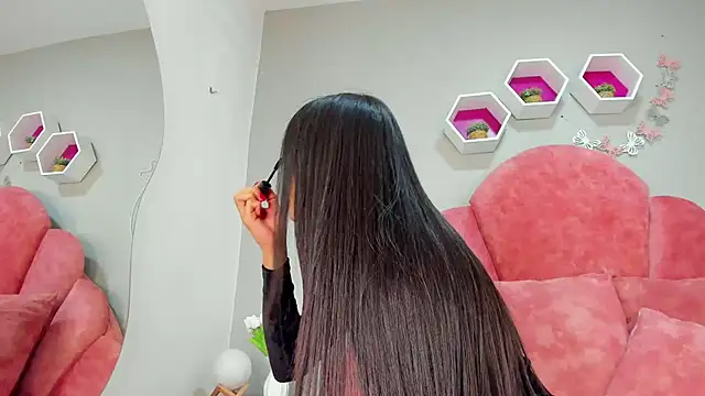 StefanyWilliams  online show from 02/17/25, 02:20