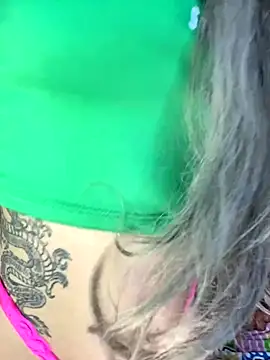 lunaapppp online show from 12/14/25, 02:50